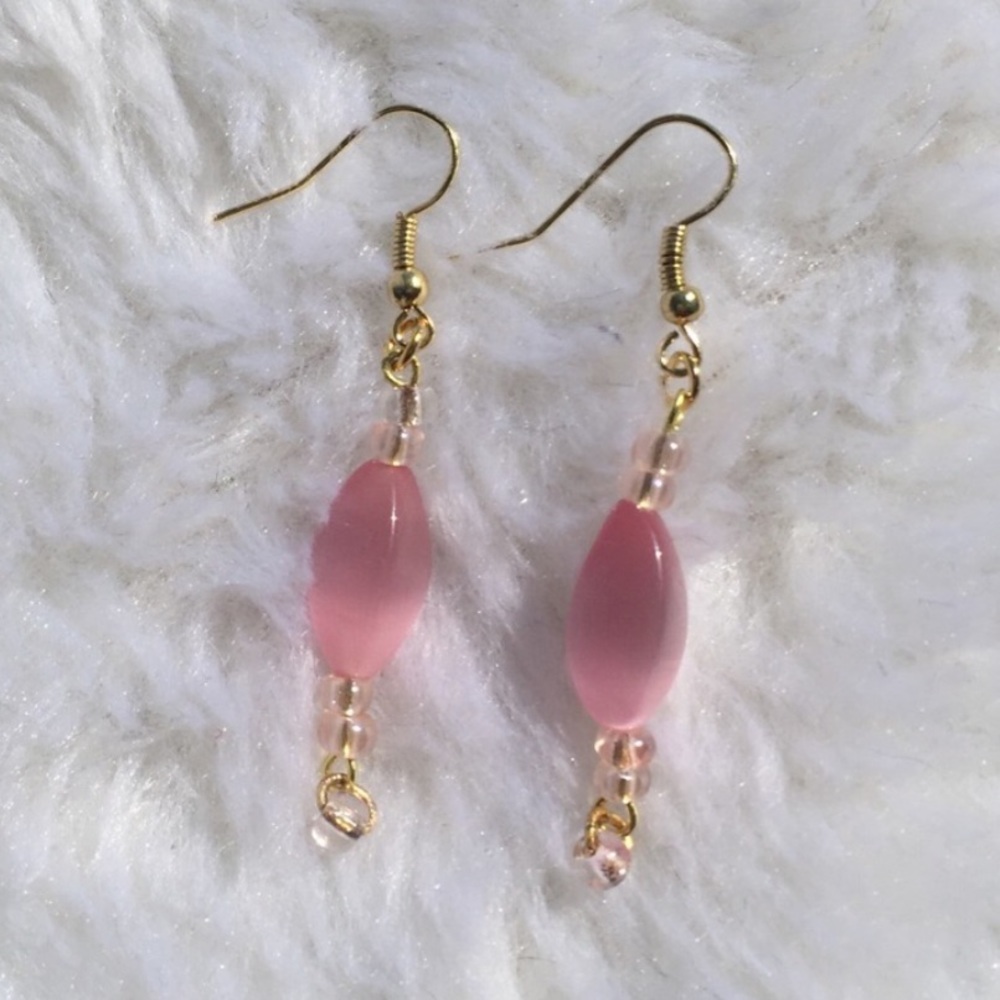 SALE✨Handmade Pink Beaded Hook Earrings✨ CCO
